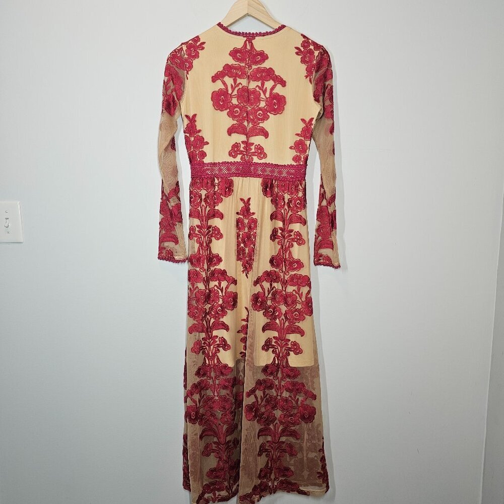 Chicwish Size XS V-neck floral embroidered mesh maxi dress wine red - Picture 11 of 15